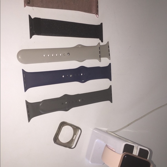 Apple iwatch  ⌚️ 3 series 42mm + Cellular GPS - Picture 4 of 8